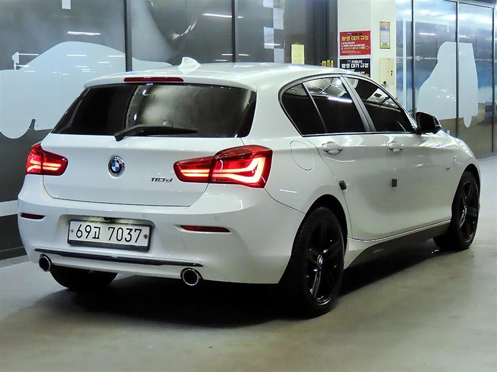 BMW 1 series - Vista 4