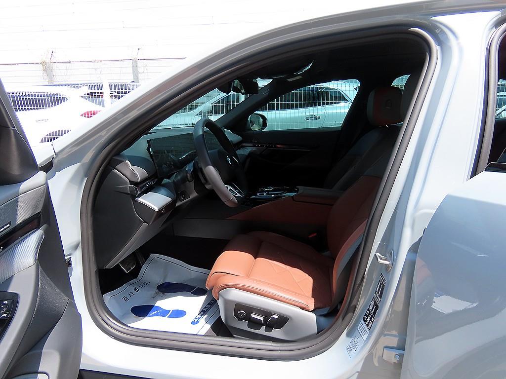 BMW 5 Series - Vista 5