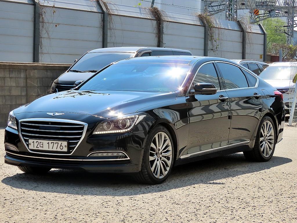 HYUNDAI Genesis - Vista 2