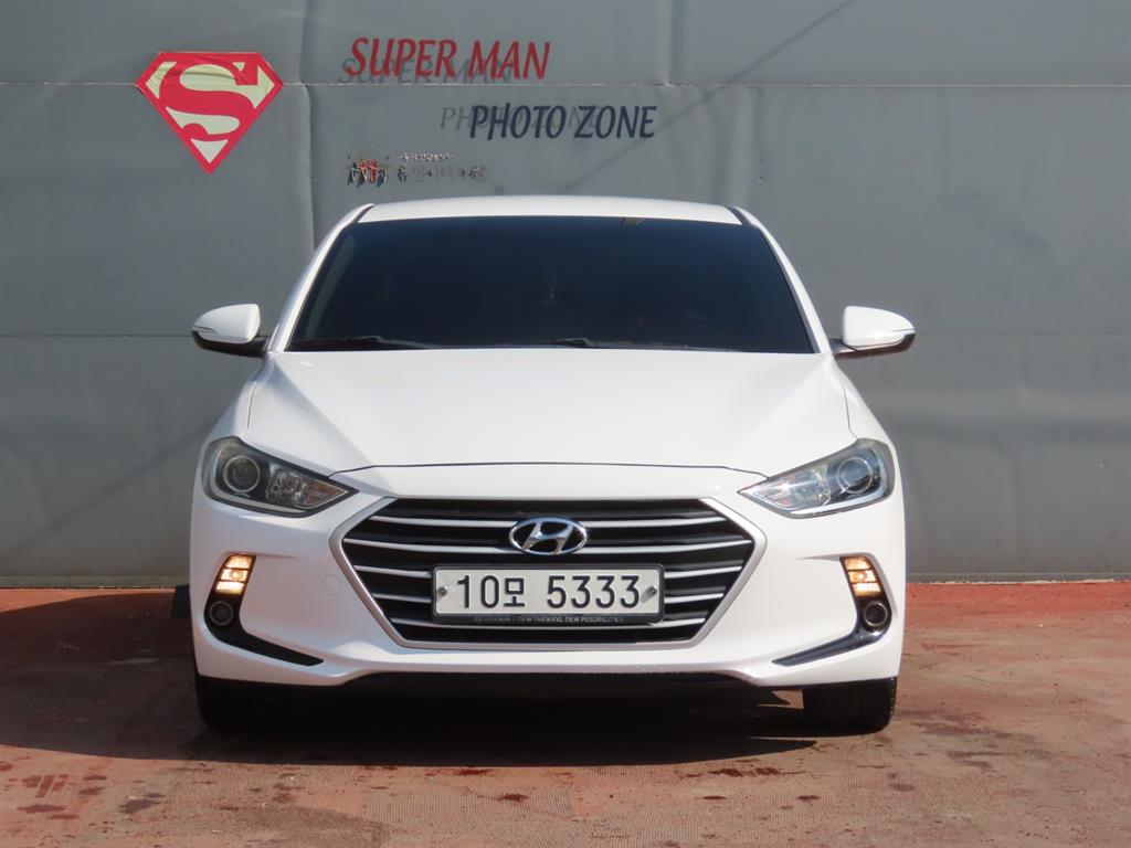 HYUNDAI Avante - Vista 3