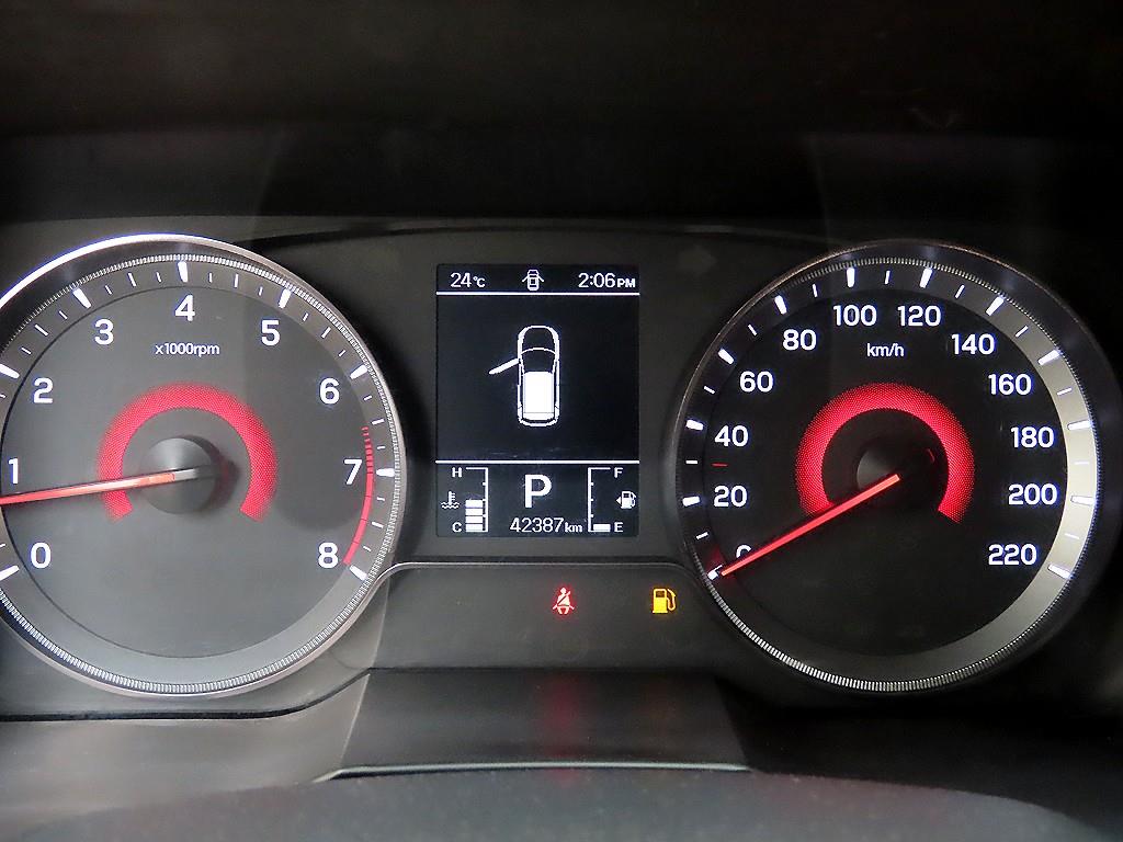 Ssangyong Tivoli - Vista 9