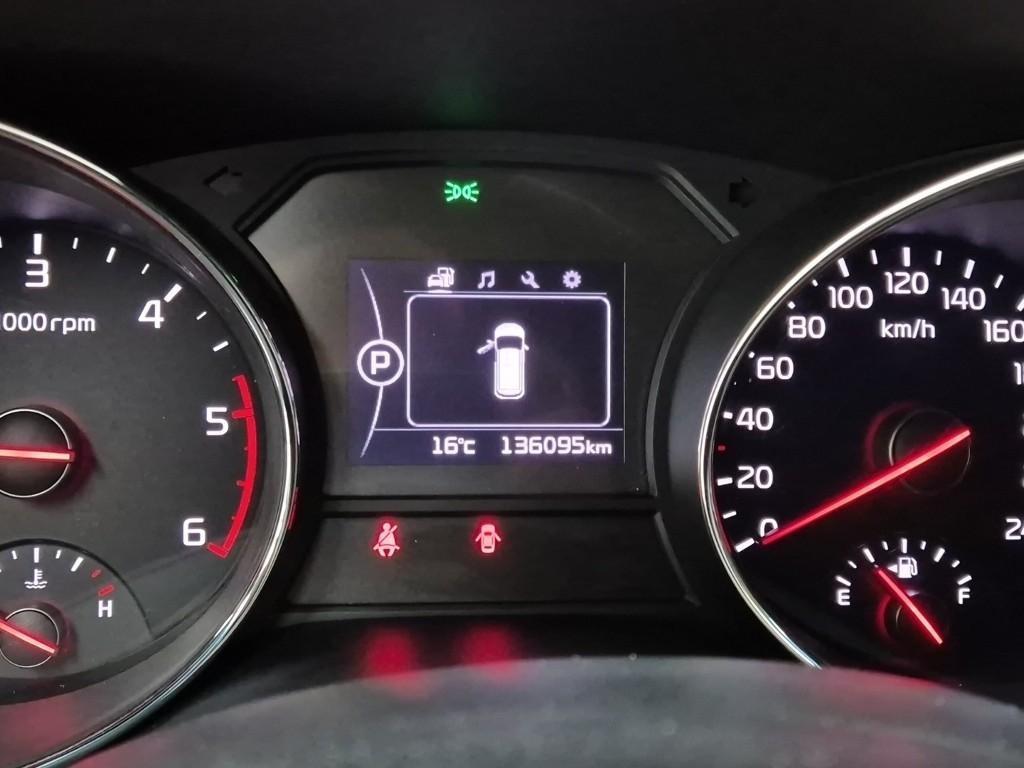 KIA Carnival - Vista 6