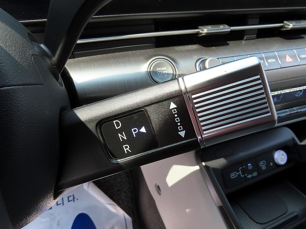 HYUNDAI Kona - Vista 10