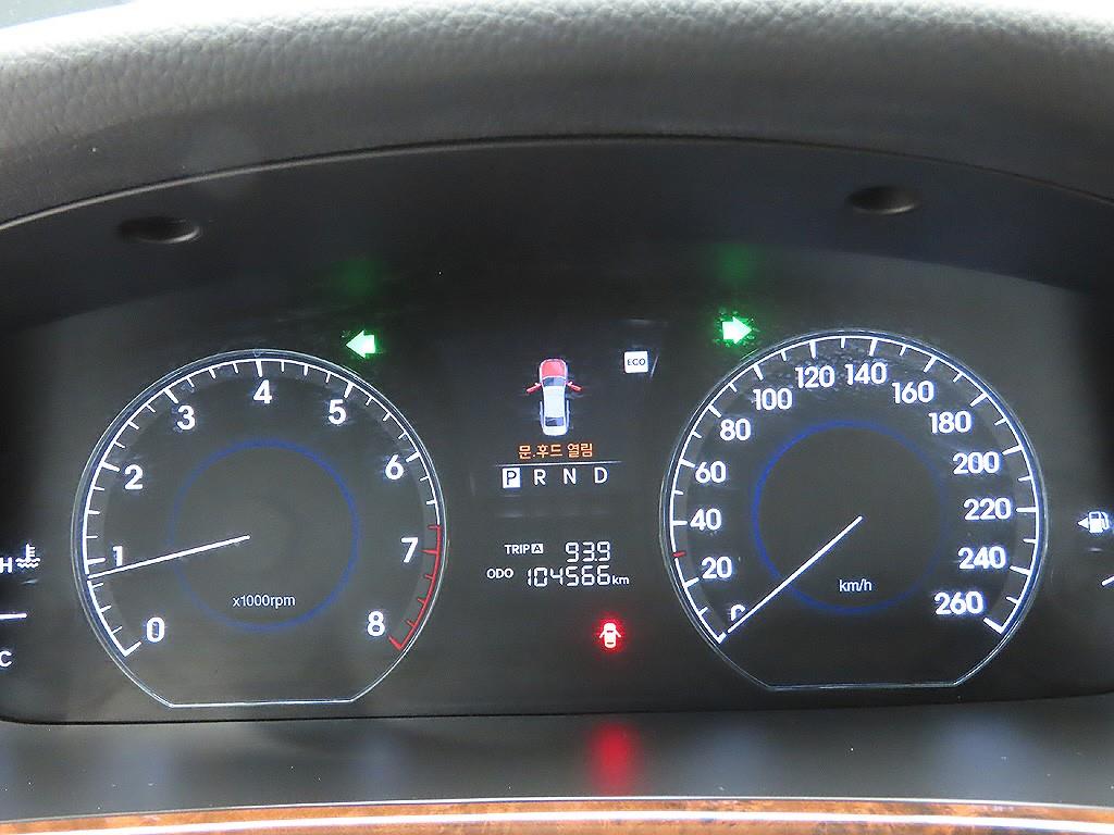 HYUNDAI Equus - Vista 11