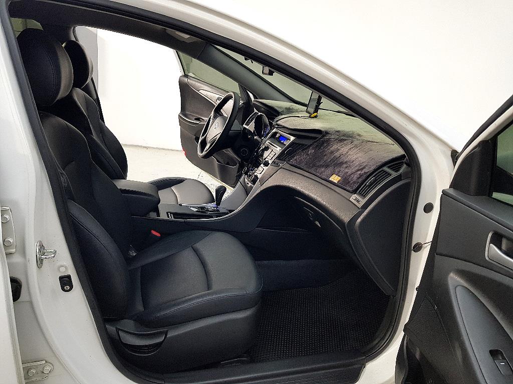 HYUNDAI Sonata - Vista 8