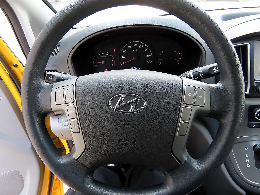HYUNDAI Starex - Vista 9
