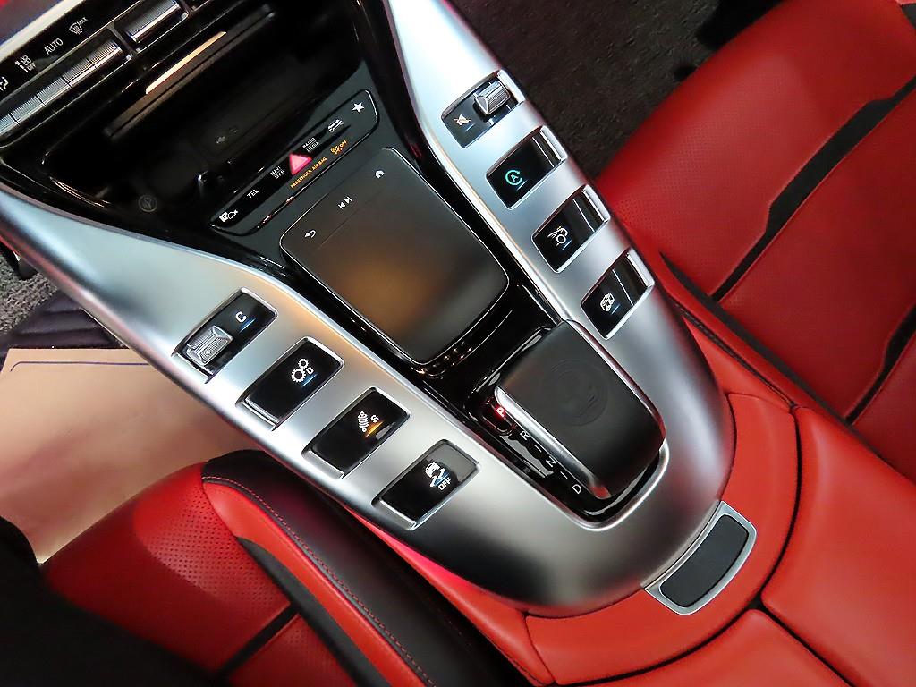 Mercedes Benz AMG GT - Vista 10