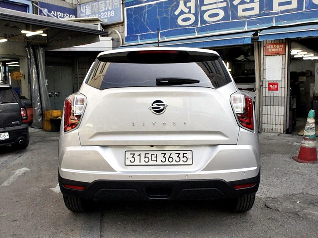 Ssangyong Tivoli - Vista 5