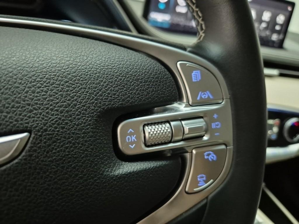 Genesis GV70 - Vista 9