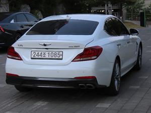 Genesis G70 - Vista 6