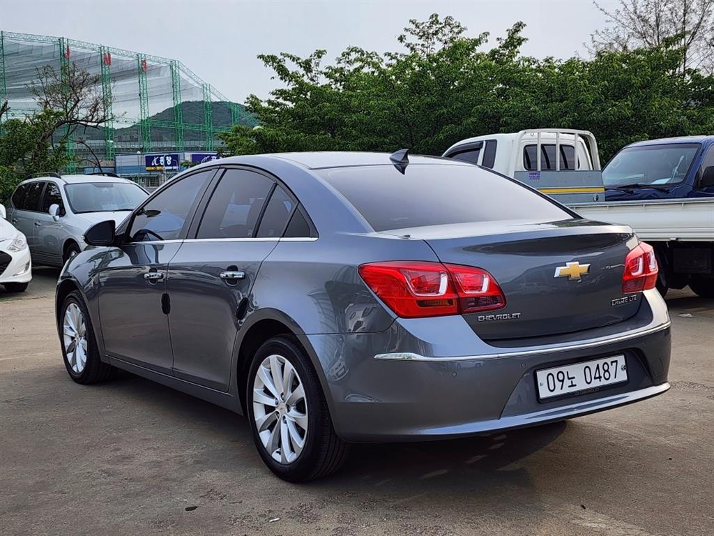 Chevrolet Cruise - Vista 4