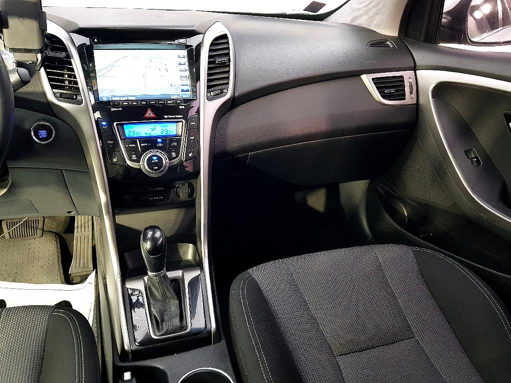 HYUNDAI i30 - Vista 10