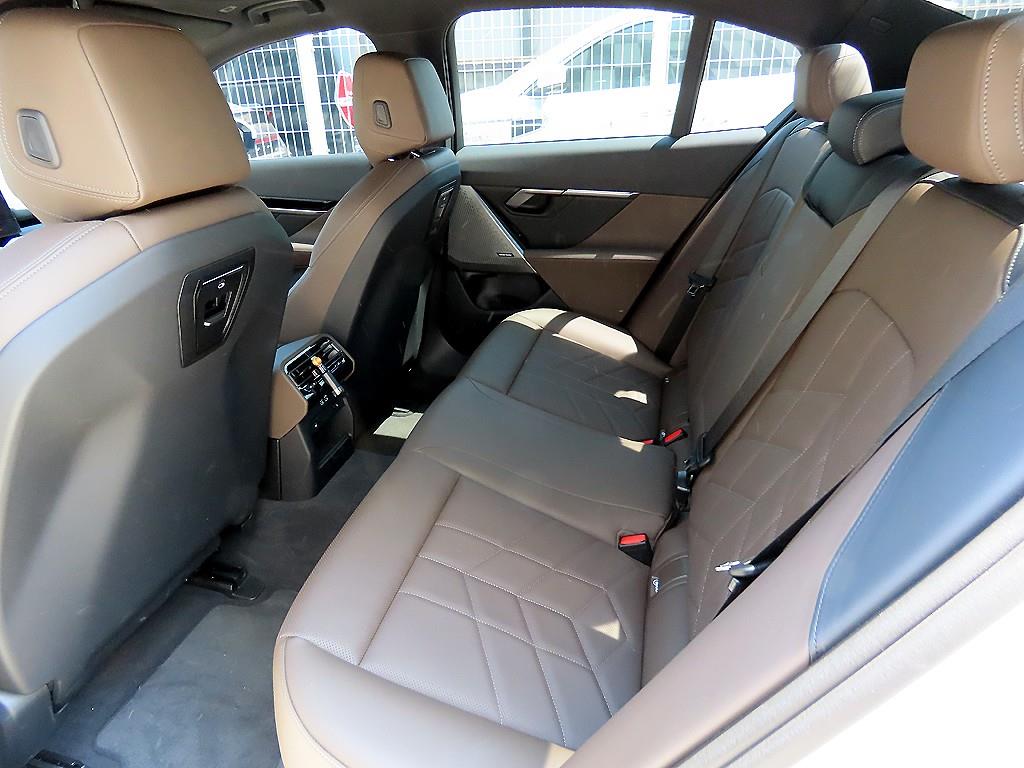 BMW 5 Series - Vista 6