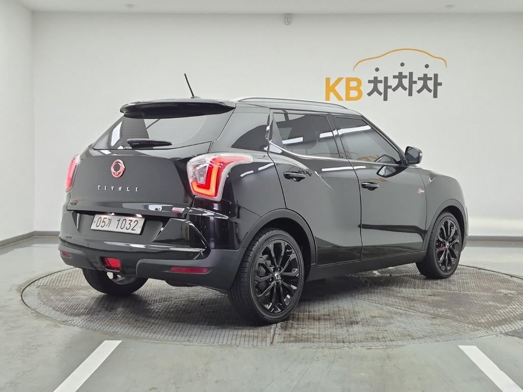 Ssangyong Tivoli - Vista 4