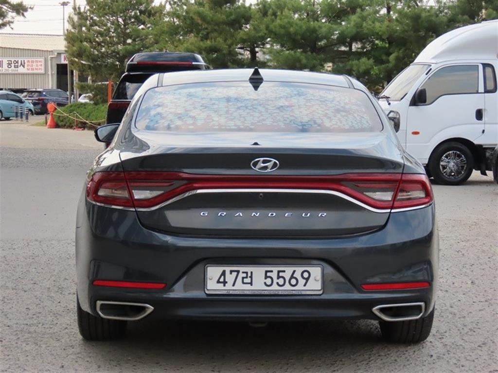 HYUNDAI Grandeur - Vista 7
