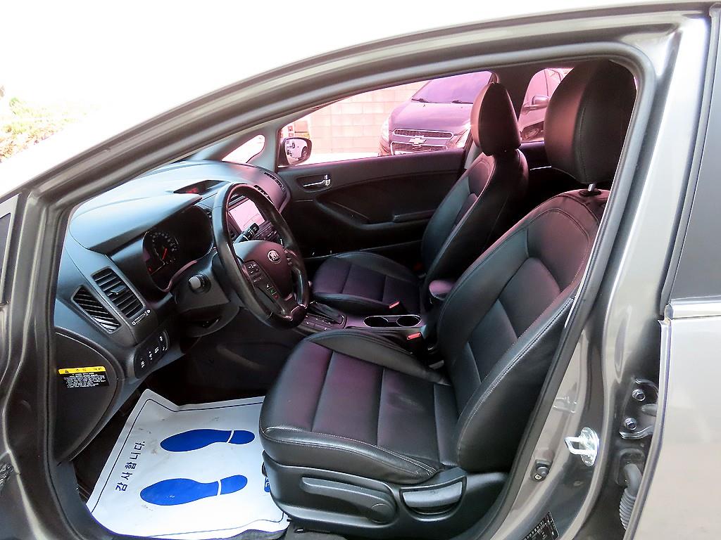 KIA K3 - Vista 5