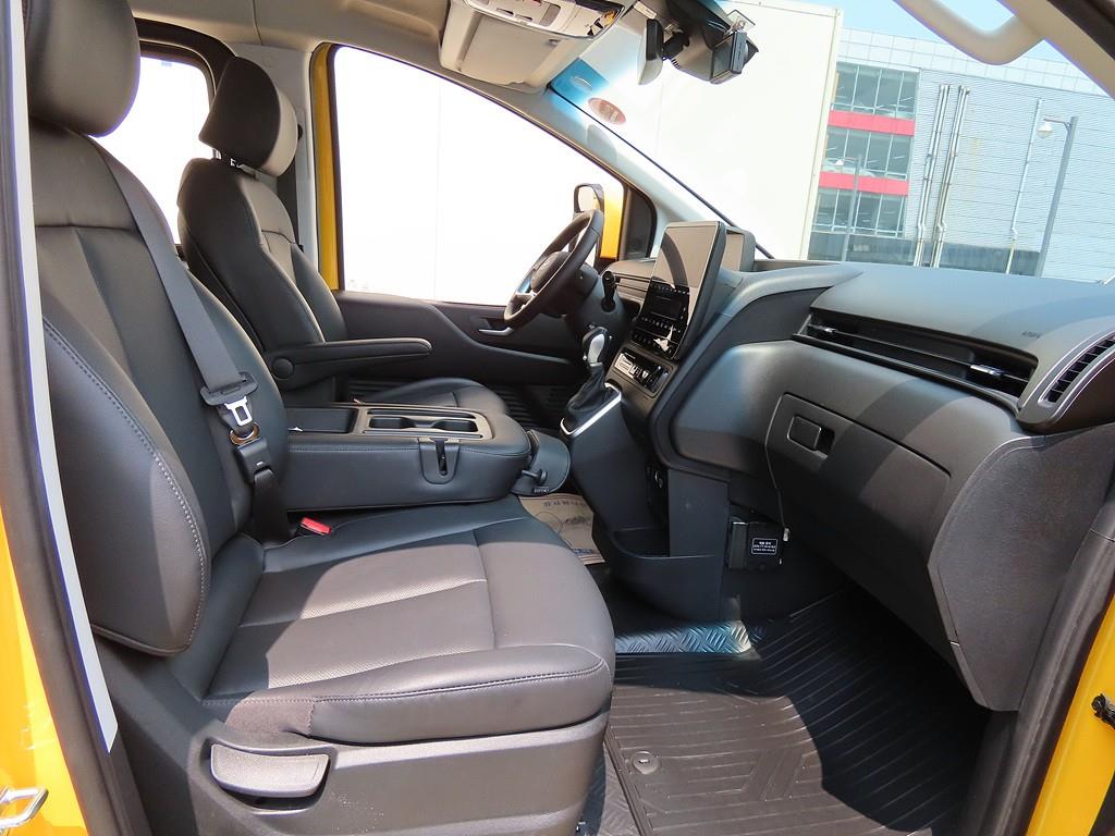 HYUNDAI Staria - Vista 8