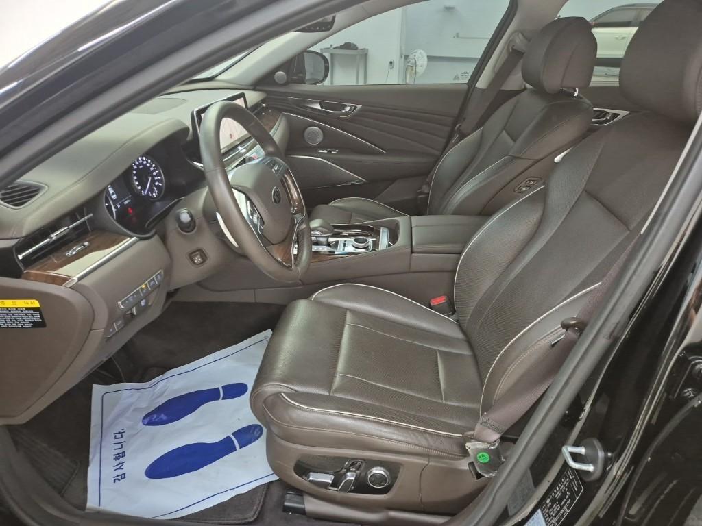 KIA K9 - Vista 11