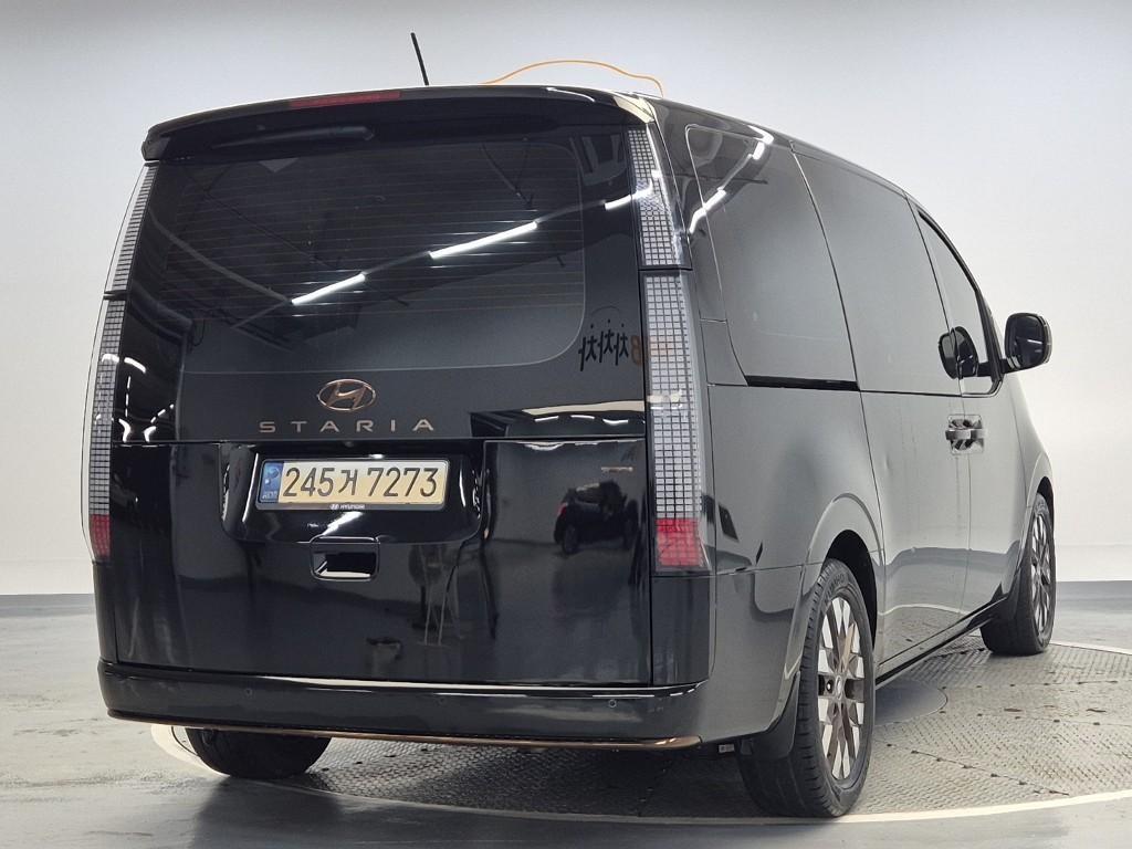 HYUNDAI Staria - Vista 3