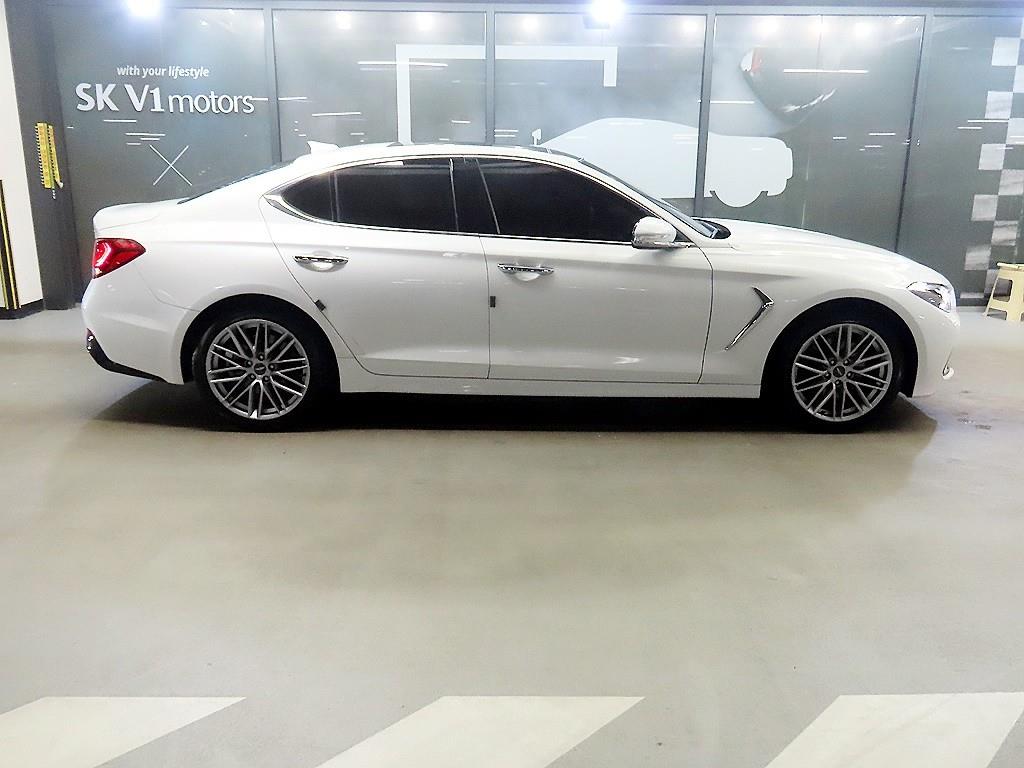 Genesis G70 - Vista 3