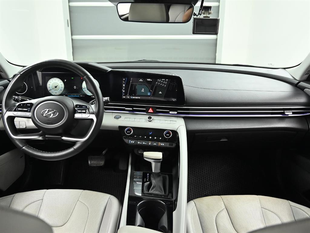 HYUNDAI Avante - Vista 6