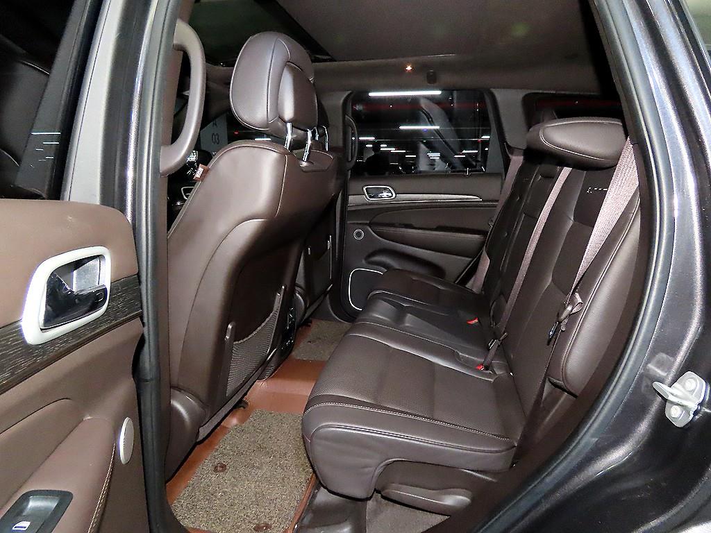 Jeep Cherokee - Vista 7