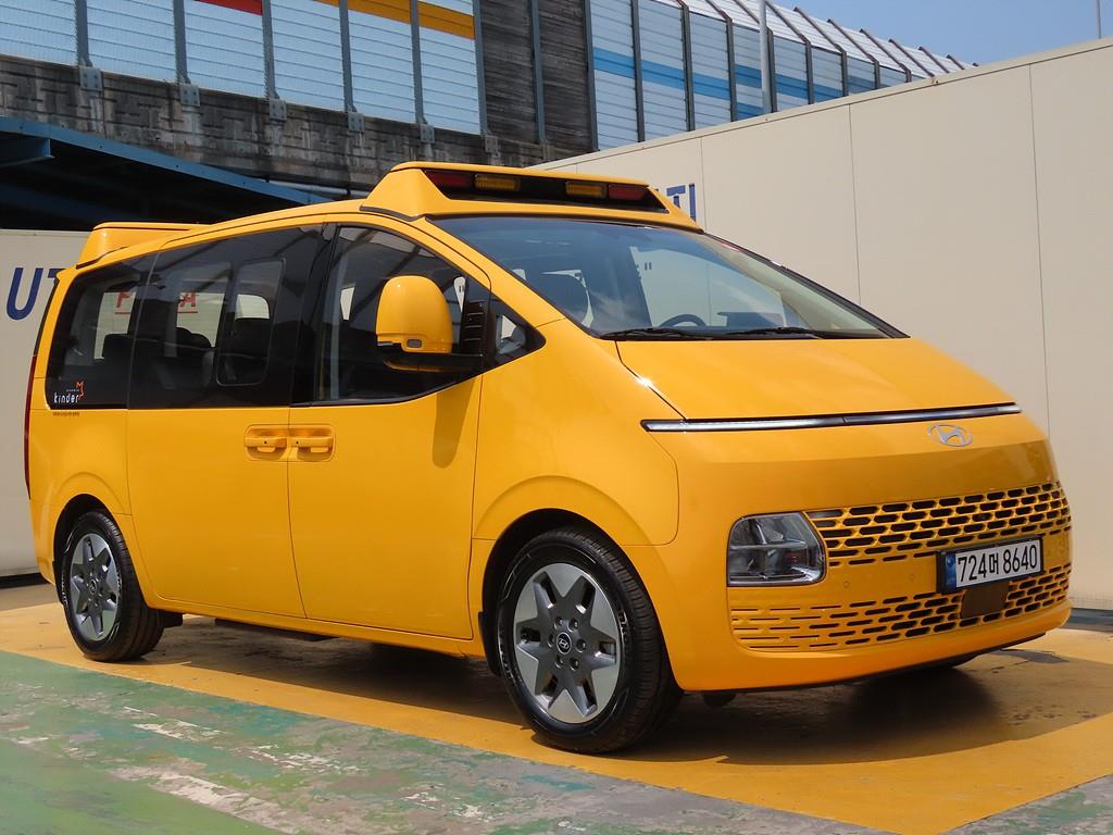 HYUNDAI Staria 2025 Amarillo - Importación desde Corea - HF Imports Iquique - Foto 1