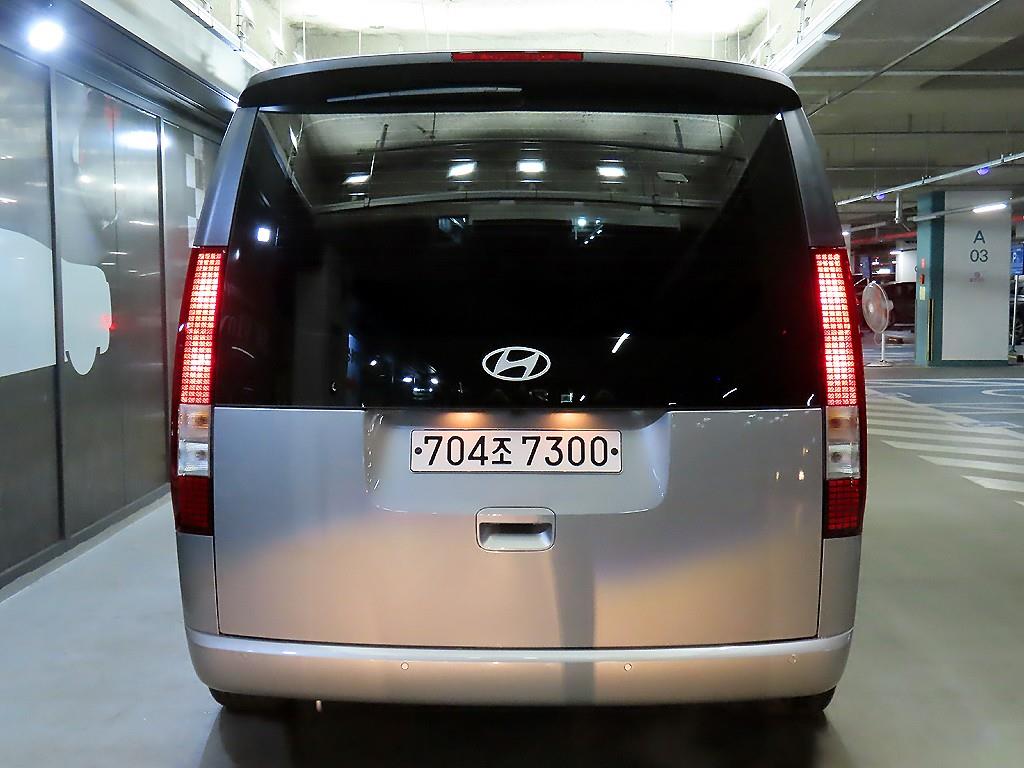 HYUNDAI Staria - Vista 5