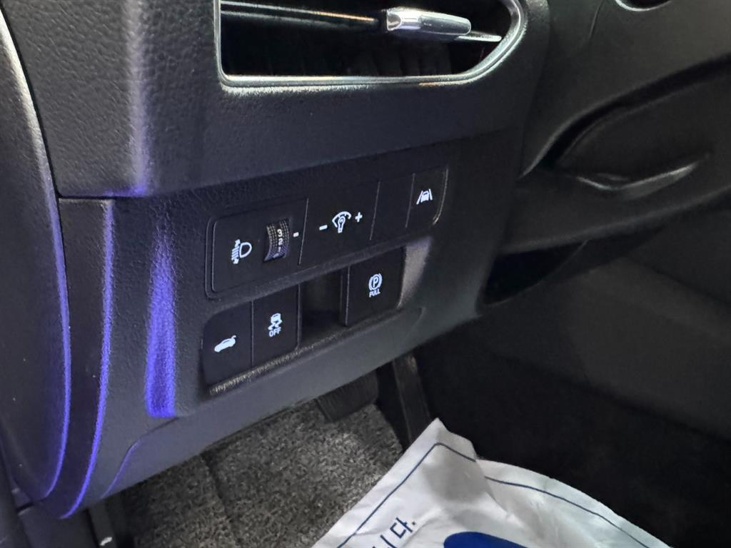HYUNDAI Sonata - Vista 12
