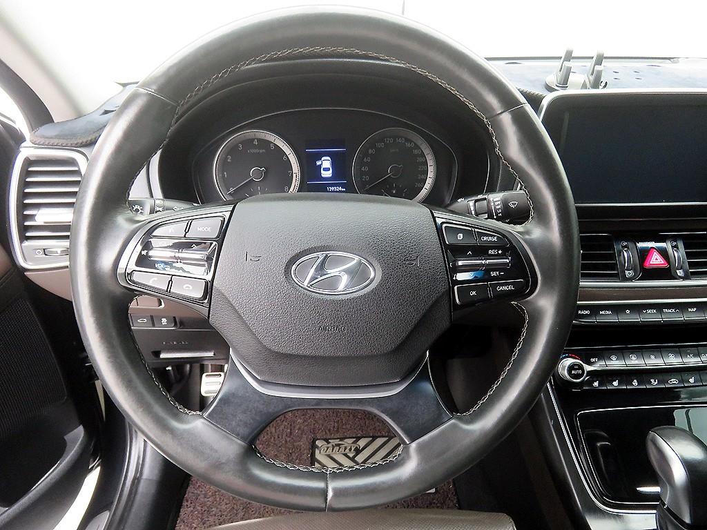 HYUNDAI Grandeur - Vista 10