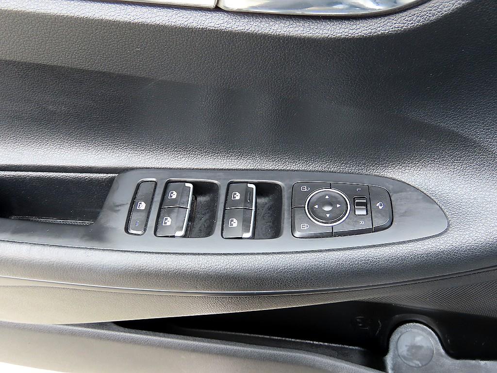 HYUNDAI Grandeur - Vista 11