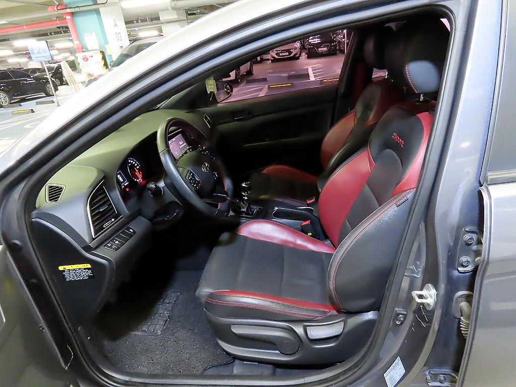 HYUNDAI Avante - Vista 6