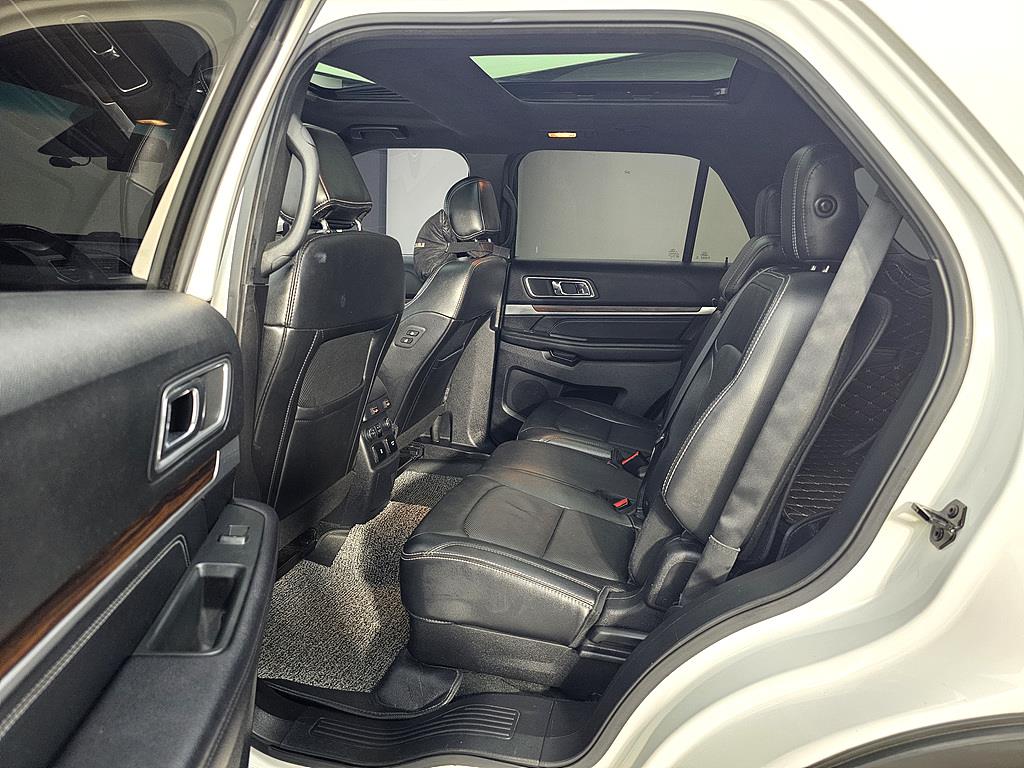Ford Explorer - Vista 9