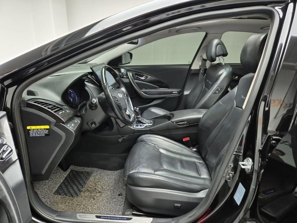 HYUNDAI Grandeur - Vista 11