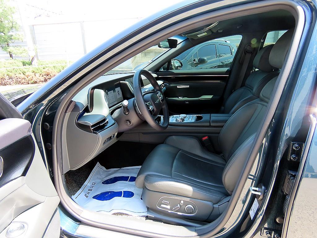 Genesis G90 - Vista 5