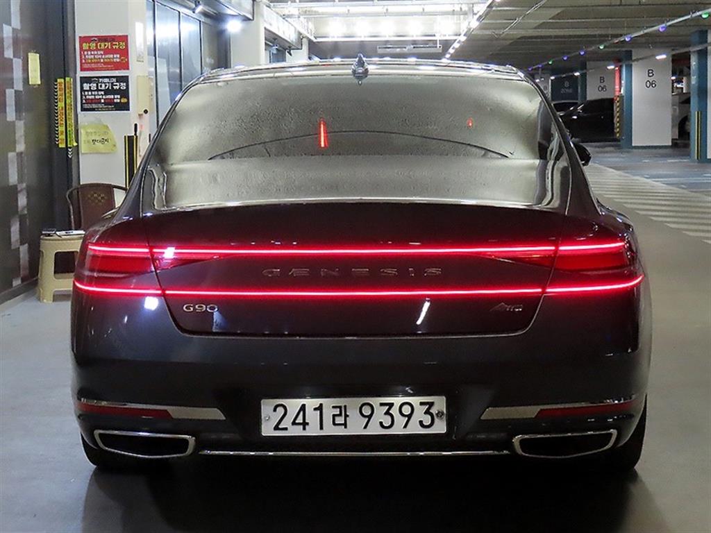 Genesis G90 - Vista 5