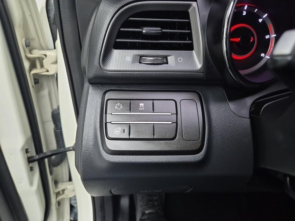 Ssangyong Tivoli 2017 Blanco - Importación desde Corea - HF Imports Iquique - Foto 14