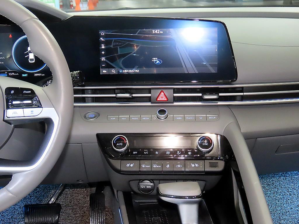 HYUNDAI Avante - Vista 11
