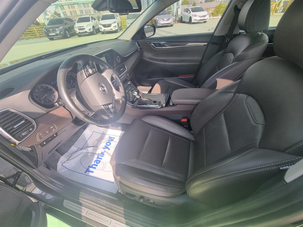 HYUNDAI Grandeur - Vista 10