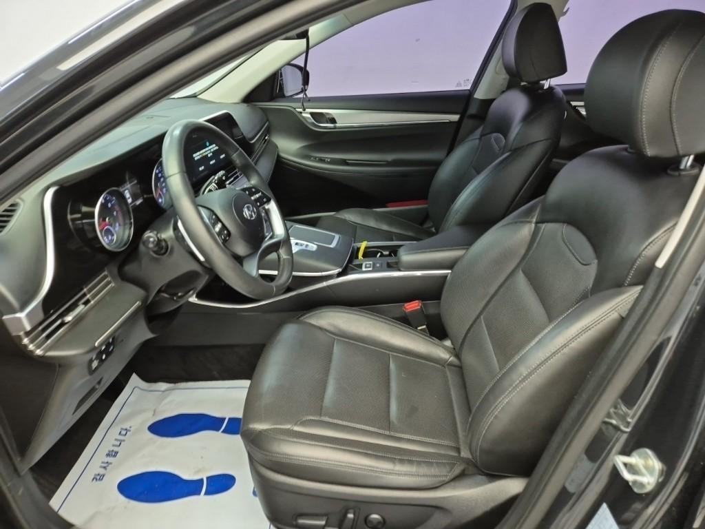 HYUNDAI Grandeur - Vista 9