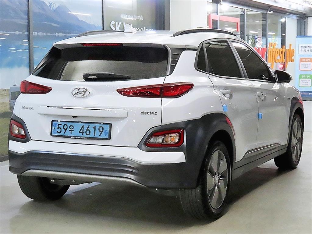 HYUNDAI Kona - Vista 4