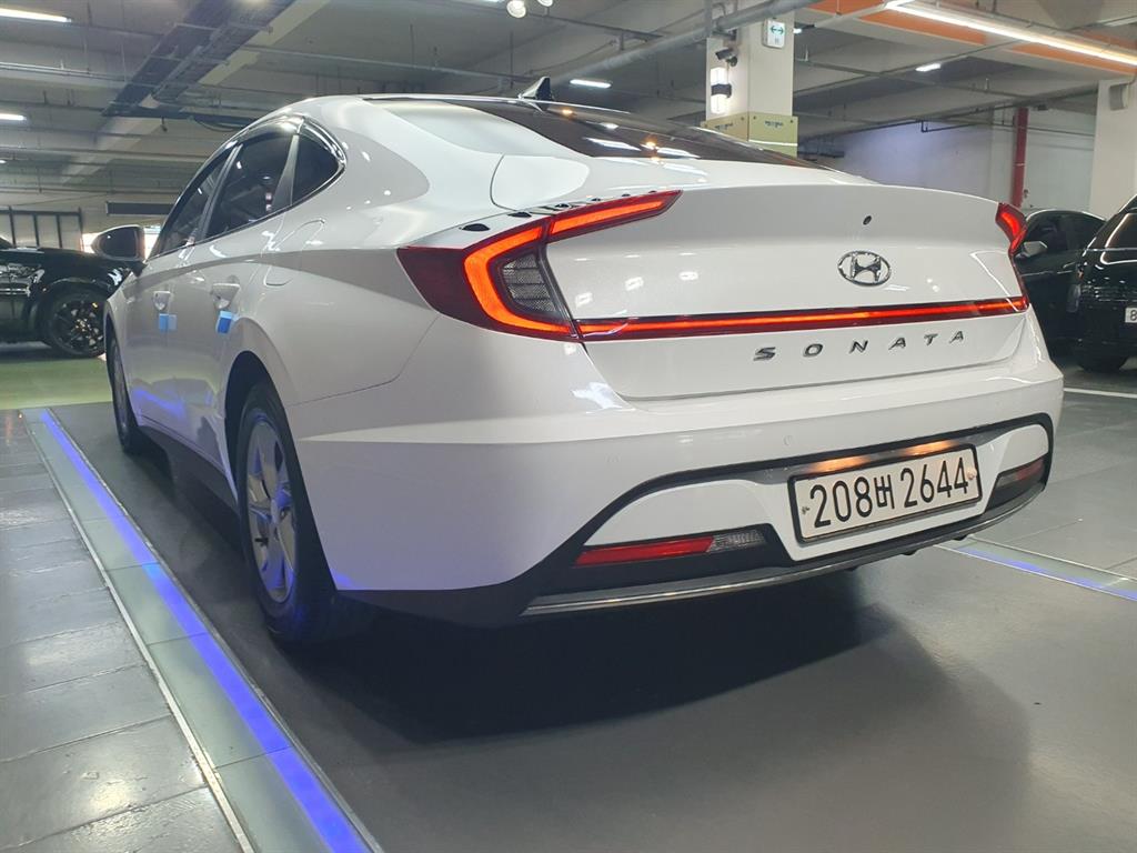 HYUNDAI Sonata - Vista 4