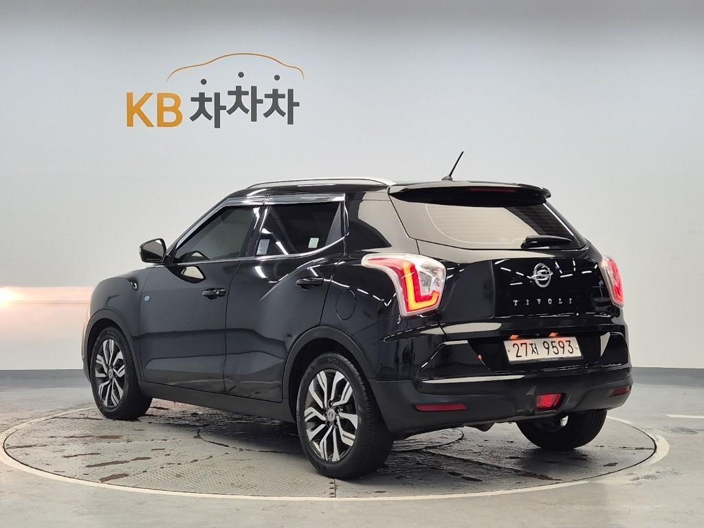 Ssangyong Tivoli - Vista 2