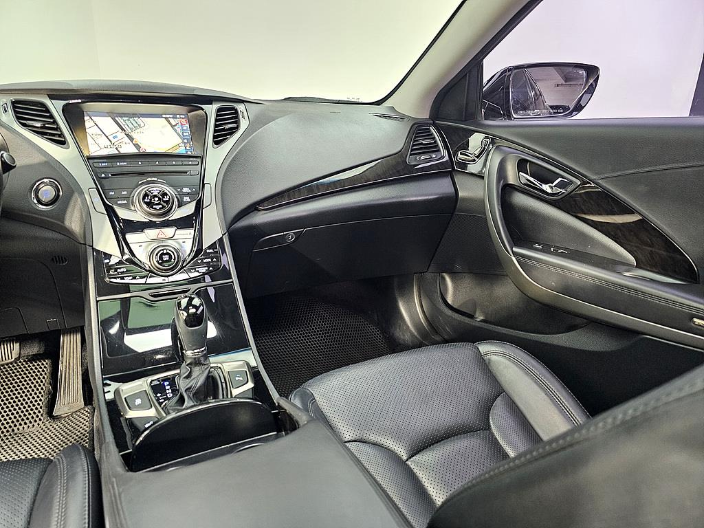 HYUNDAI Grandeur - Vista 10
