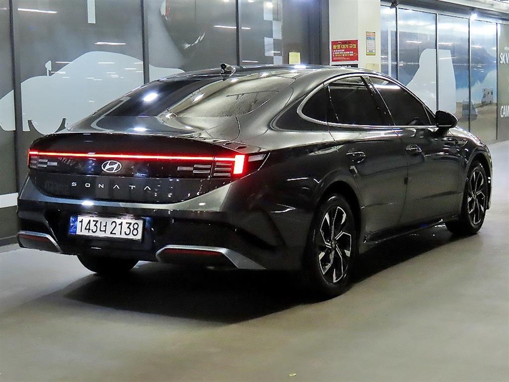 HYUNDAI Sonata - Vista 4