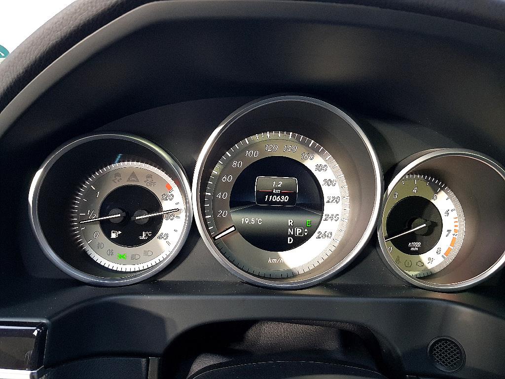 Mercedes Benz E class - Vista 7