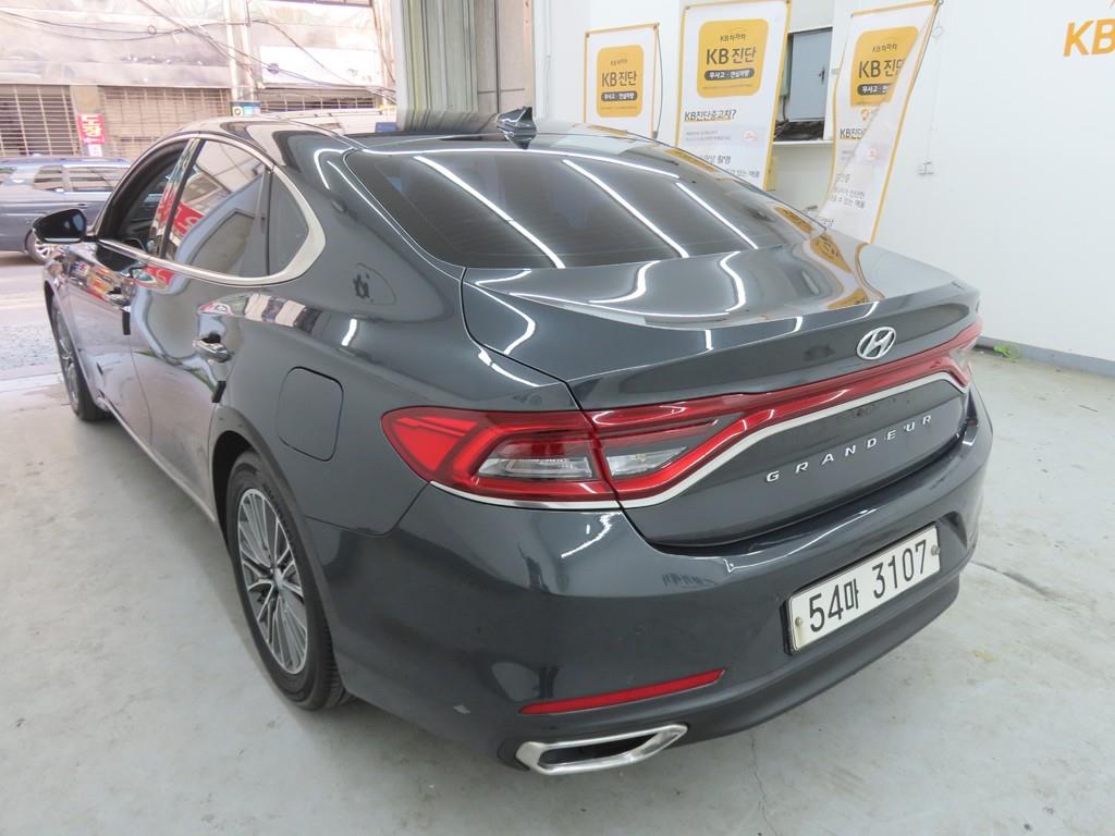 HYUNDAI Grandeur - Vista 4