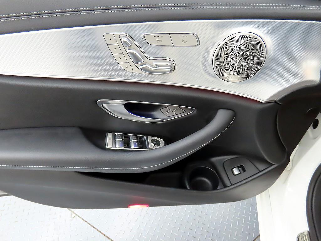 Mercedes Benz E class - Vista 10