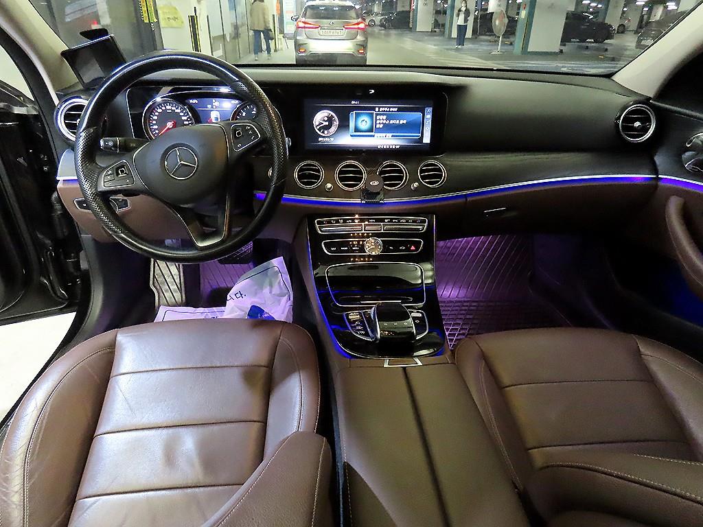 Mercedes Benz E class - Vista 10
