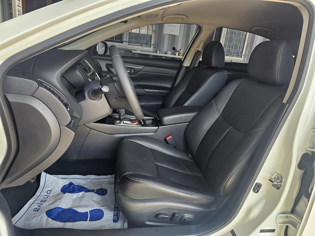 Nissan Altima - Vista 7